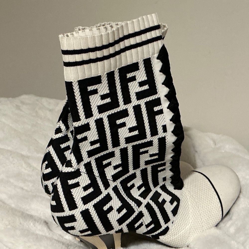 Fendi Black/White Sweater Ankle Boots Size 37 - Picture 6 of 16